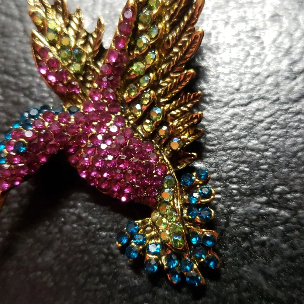 Hummingbird Brooch - Picture 3 of 5